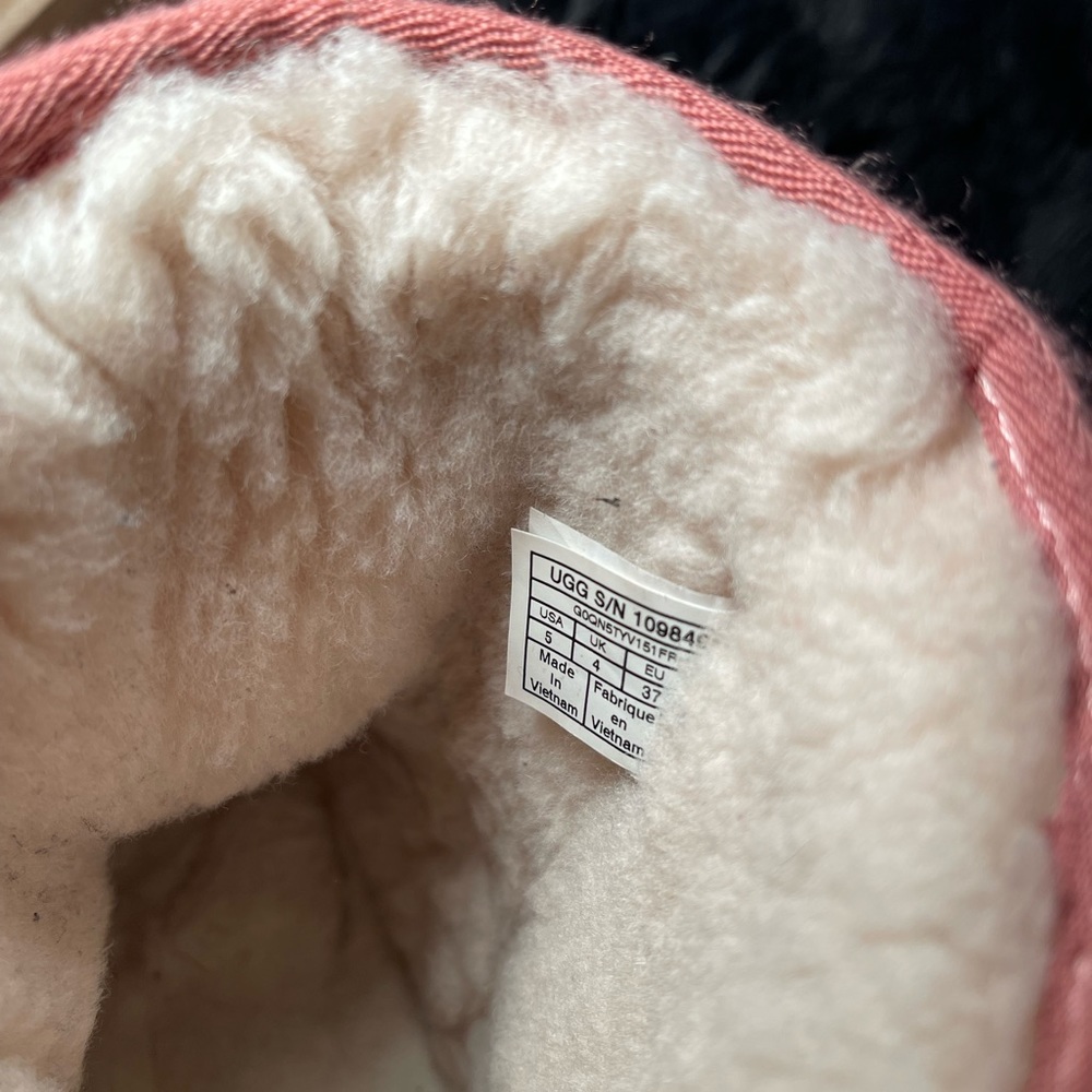 Ugg Boots - Picture 4 of 9
